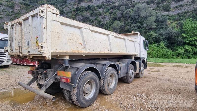 Volvo tri benne Pašizgāzējs