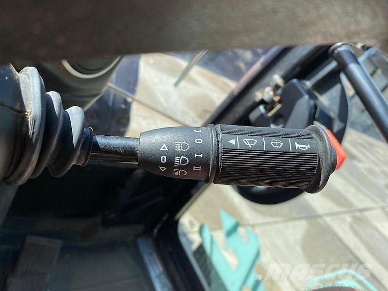 JCB TM 320 Teleskopiskie manipulatori