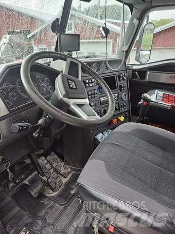 CAT Truck Preču pārvadāšanas furgoni
