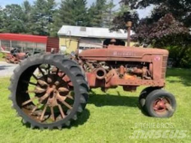 Farmall M Tractor Būvniecība- Citi