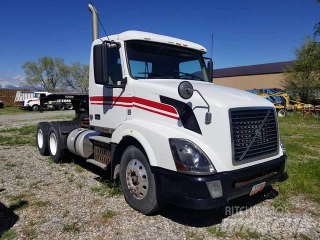 Volvo Semi Tractor Preču pārvadāšanas furgoni