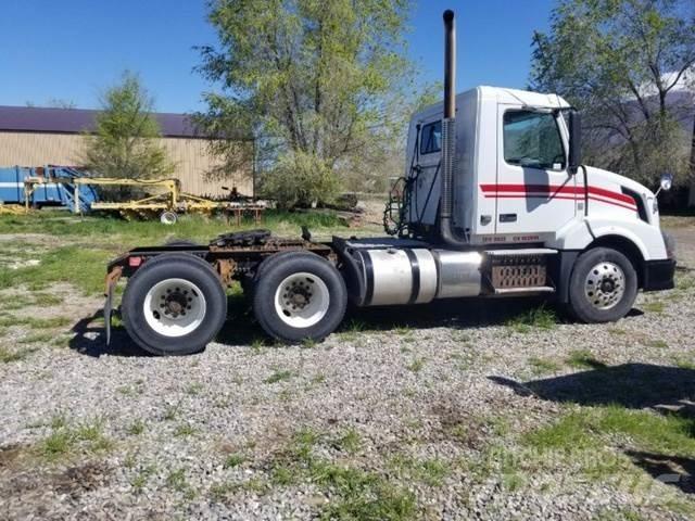 Volvo Semi Tractor Preču pārvadāšanas furgoni