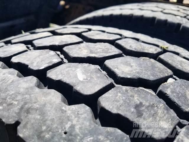 Volvo Semi Tractor Preču pārvadāšanas furgoni