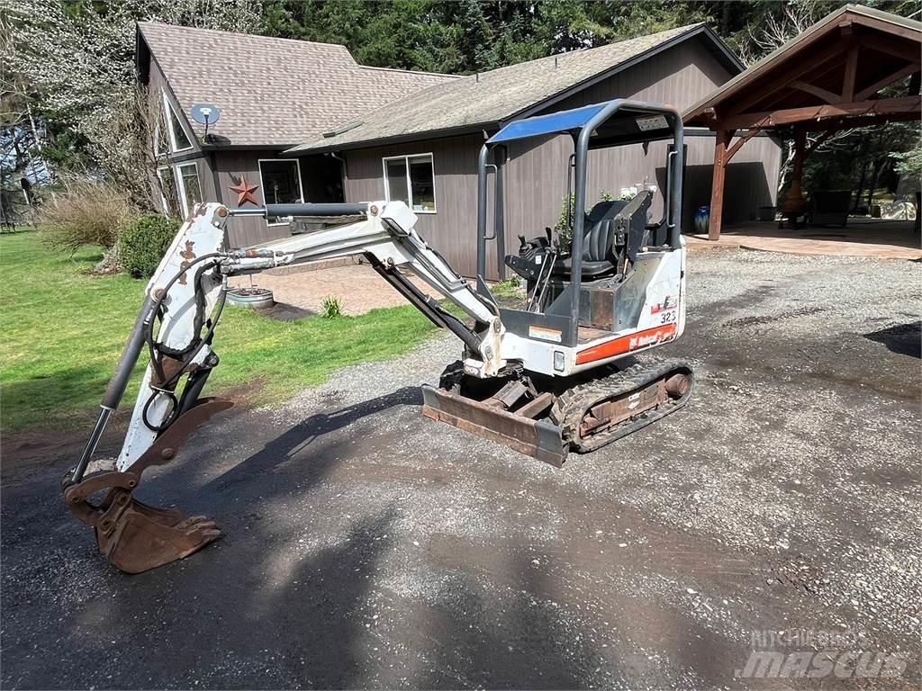 Bobcat 323 Kāpurķēžu ekskavatori