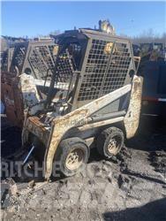 Bobcat 463 Lietoti riteņu kompaktiekrāvēji