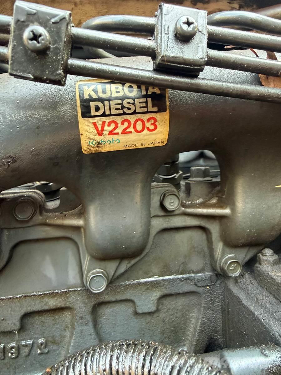 Bobcat 753 Lietoti riteņu kompaktiekrāvēji