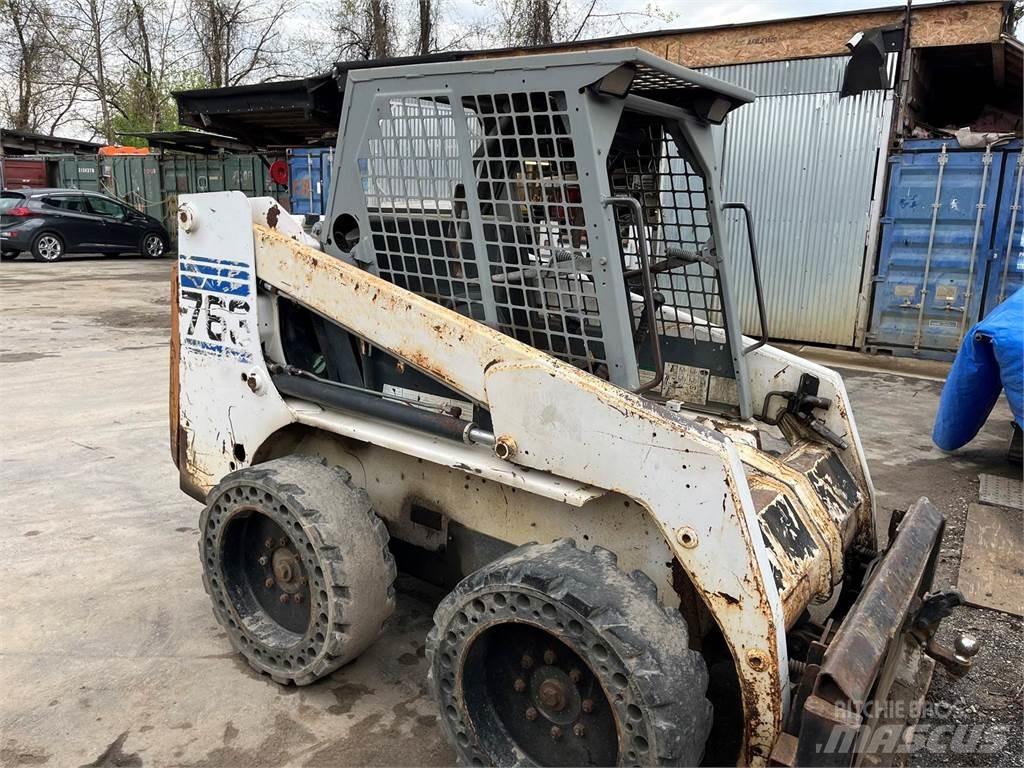 Bobcat 763 Lietoti riteņu kompaktiekrāvēji