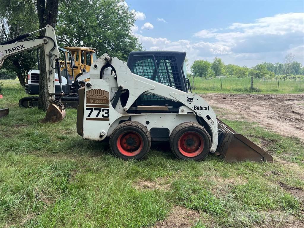 Bobcat 773 Lietoti riteņu kompaktiekrāvēji