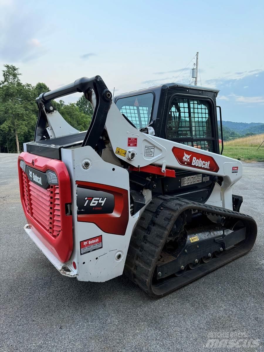 Bobcat T64 Lietoti riteņu kompaktiekrāvēji
