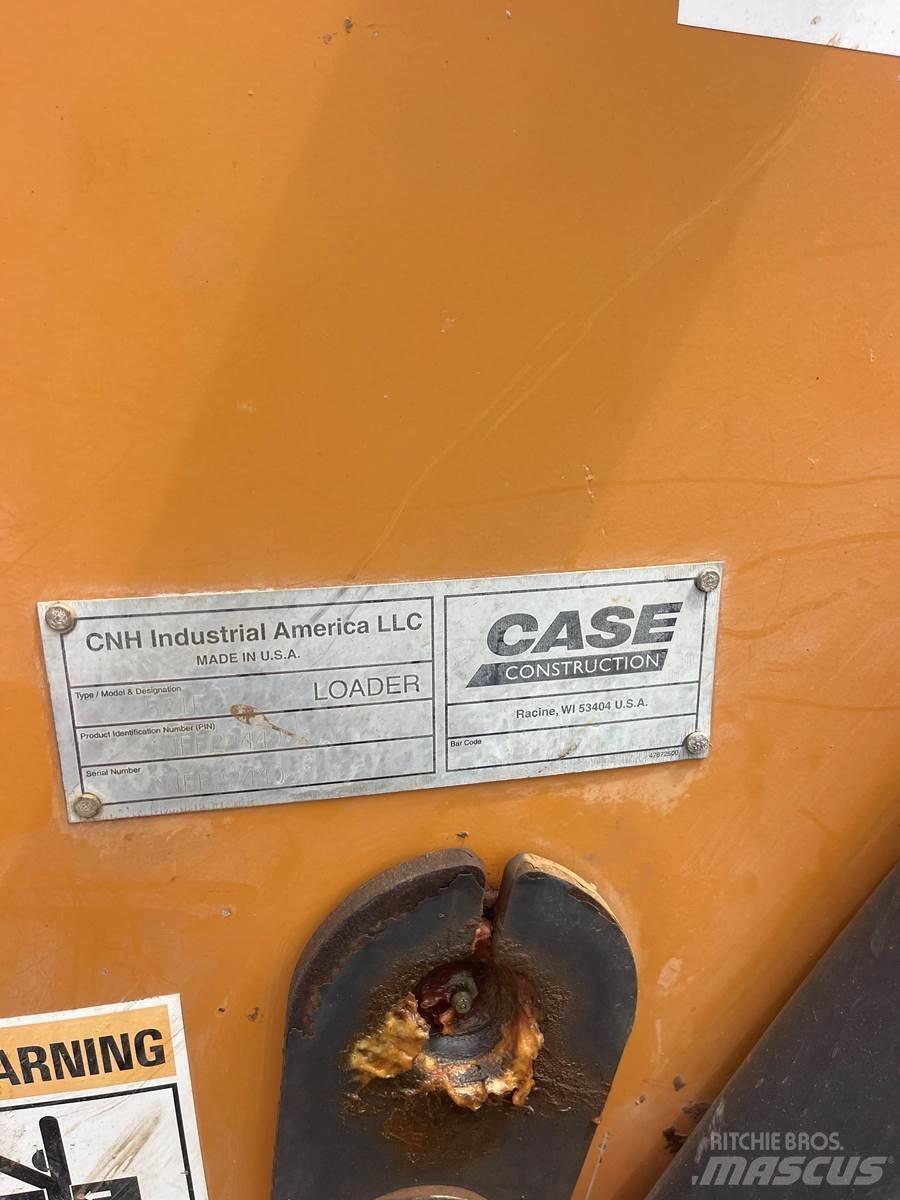 CASE 521F Iekrāvēji uz riteņiem