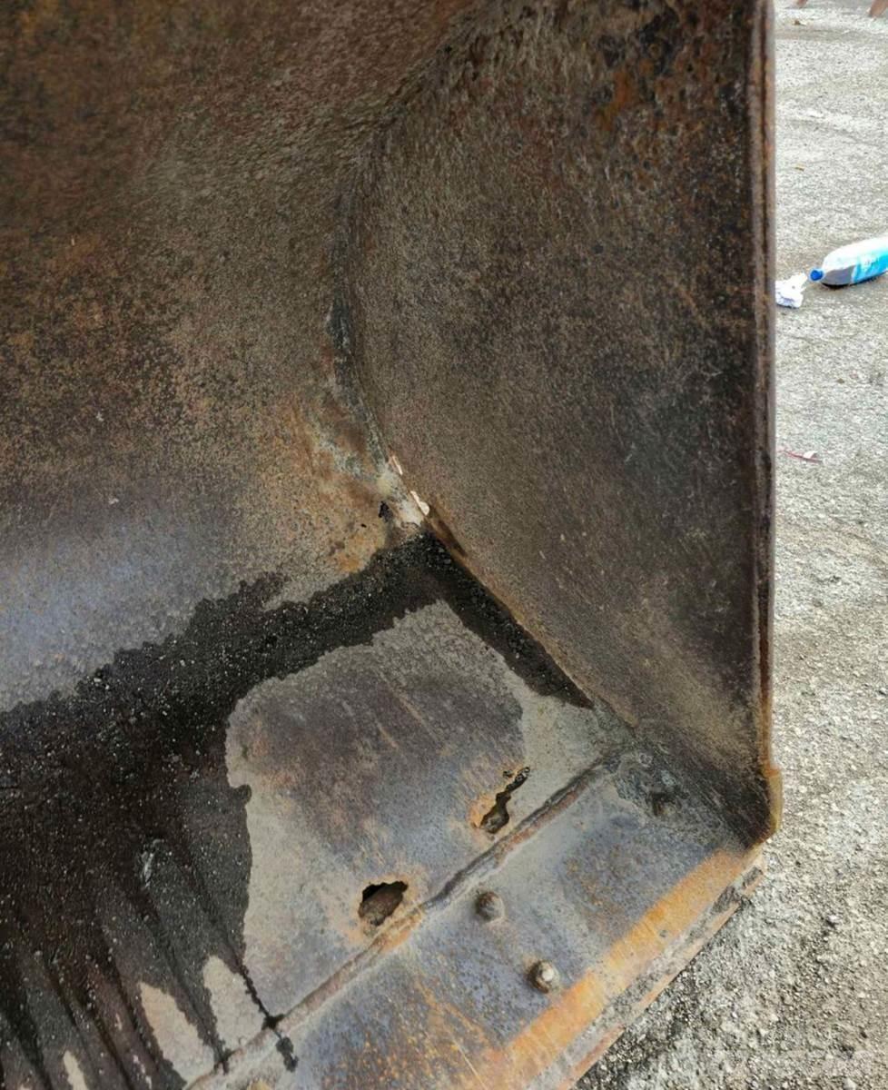 CASE 621B Iekrāvēji uz riteņiem