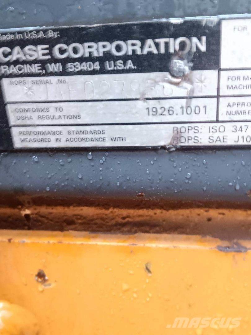 CASE 95XT Lietoti riteņu kompaktiekrāvēji