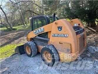 CASE SR250 Lietoti riteņu kompaktiekrāvēji