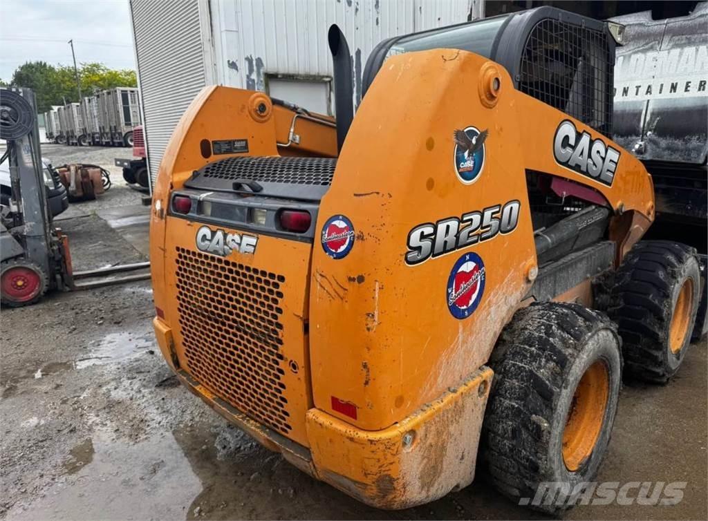 CASE SR250 Lietoti riteņu kompaktiekrāvēji