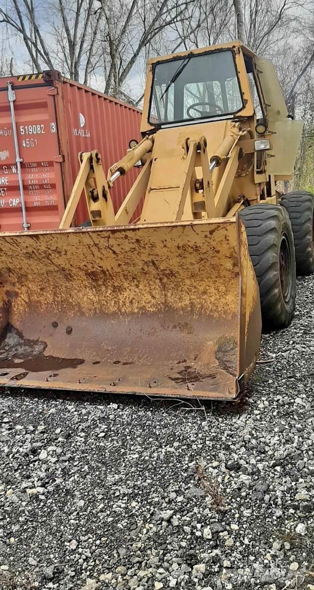 CASE W20C Iekrāvēji uz riteņiem