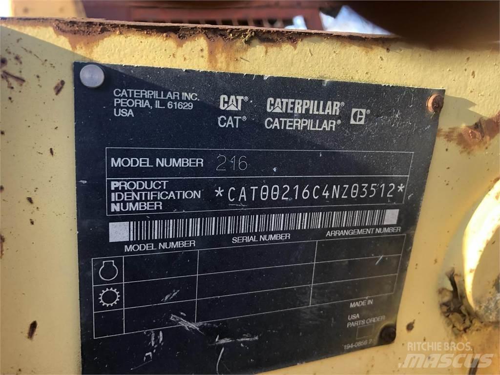 CAT 216B Lietoti riteņu kompaktiekrāvēji
