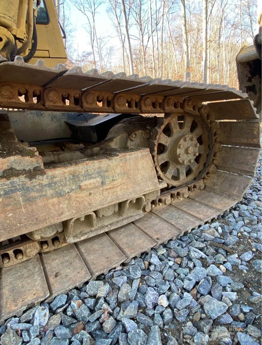 CAT 225 Kāpurķēžu ekskavatori