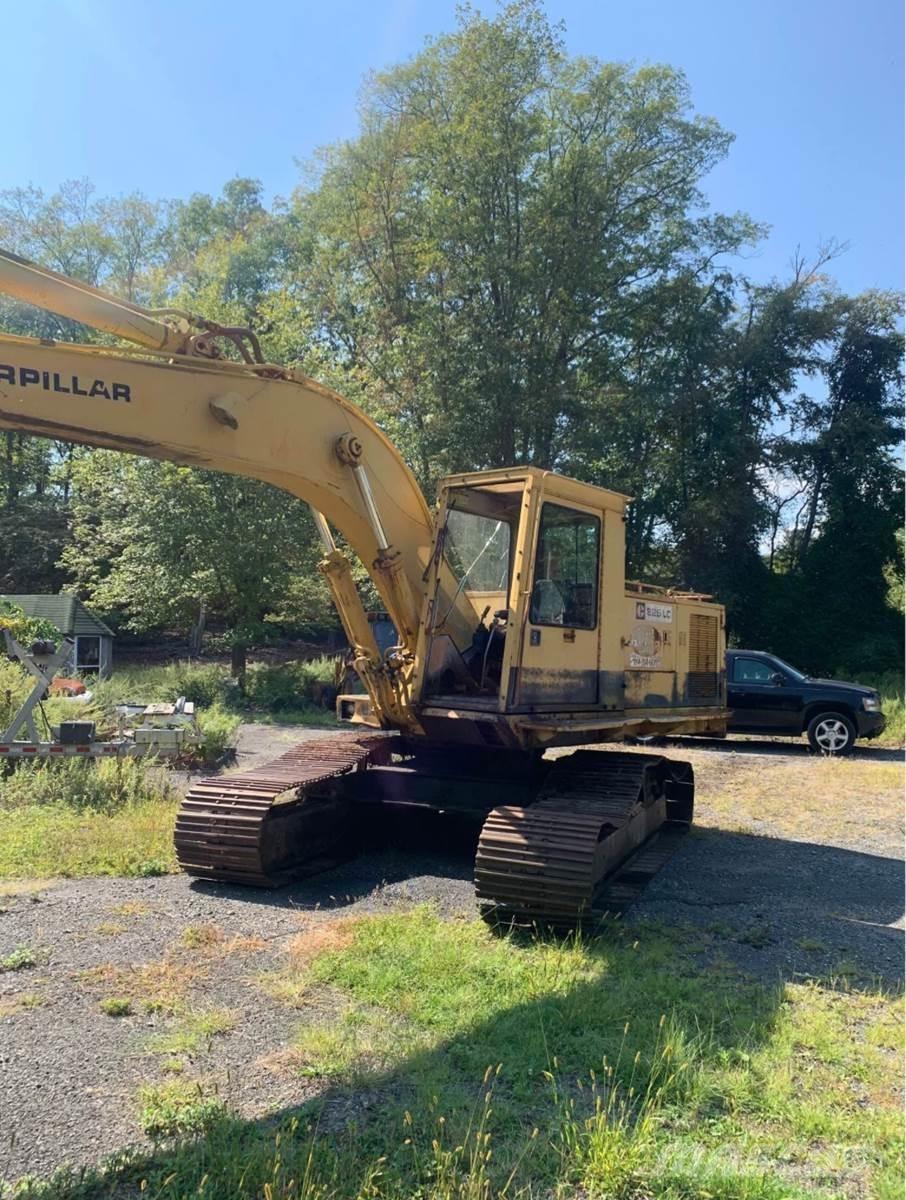 CAT 225 LC Kāpurķēžu ekskavatori