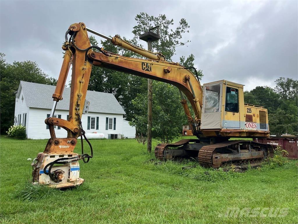 CAT 225 LC Kāpurķēžu ekskavatori