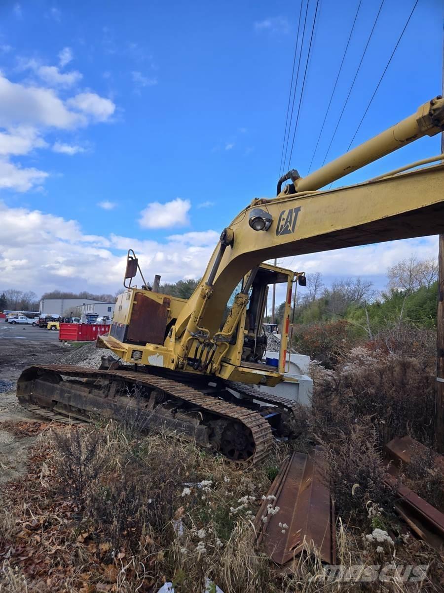 CAT 225D Kāpurķēžu ekskavatori
