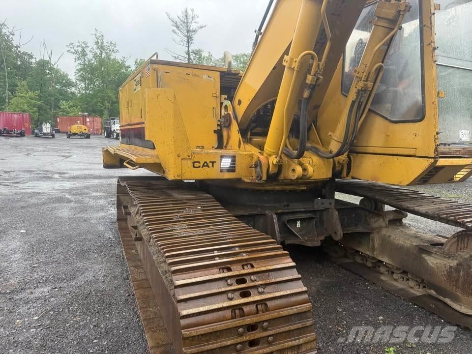 CAT 235B Kāpurķēžu ekskavatori