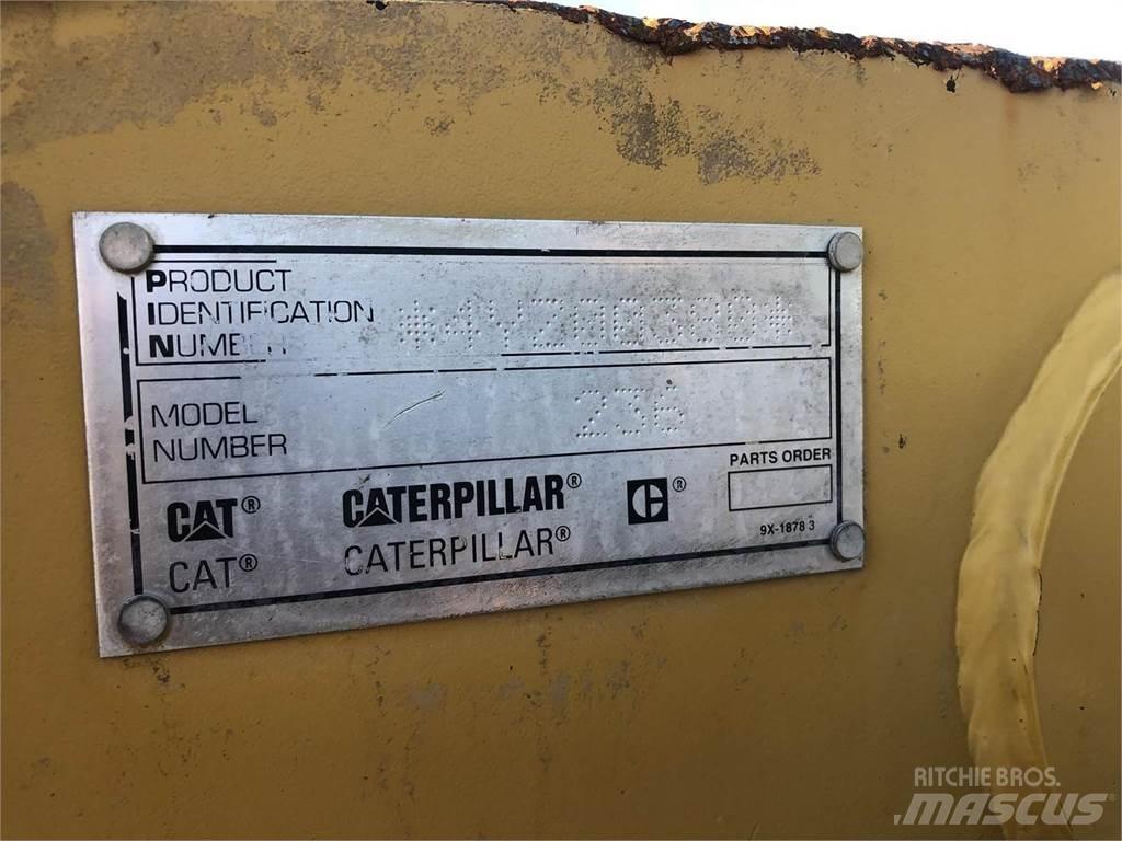 CAT 236 Lietoti riteņu kompaktiekrāvēji