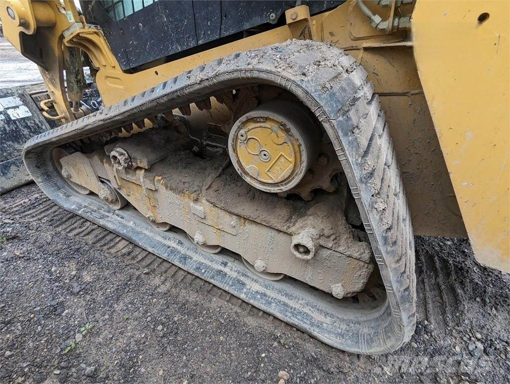 CAT 239D3 Lietoti riteņu kompaktiekrāvēji