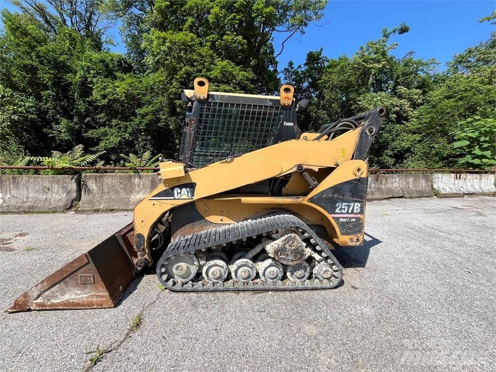CAT 257B Lietoti riteņu kompaktiekrāvēji