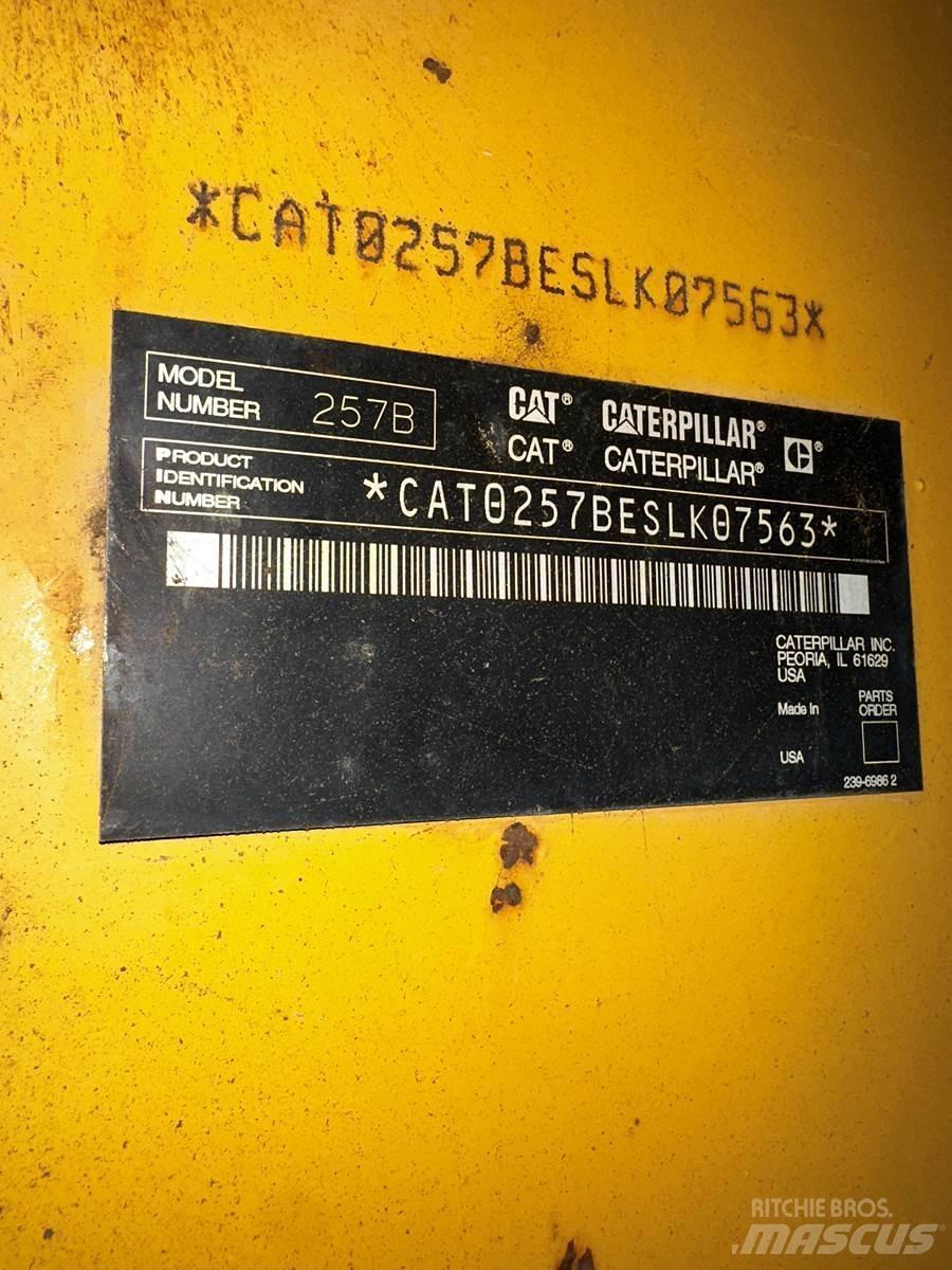 CAT 257B2 Lietoti riteņu kompaktiekrāvēji