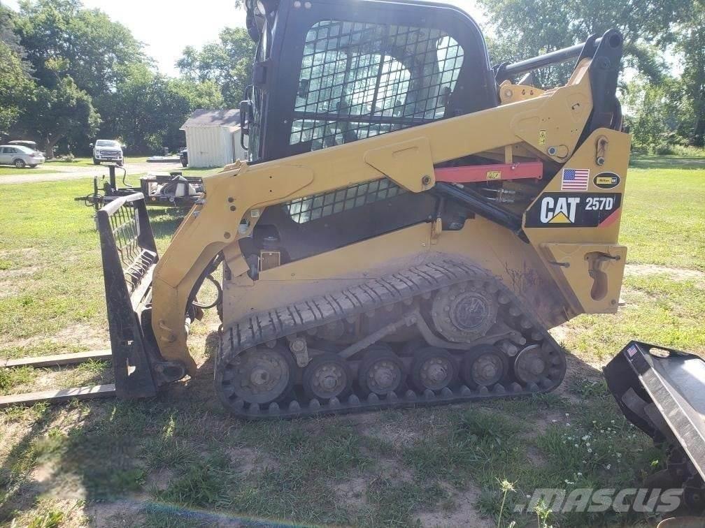 CAT 257D Lietoti riteņu kompaktiekrāvēji