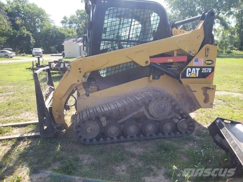 CAT 257D Lietoti riteņu kompaktiekrāvēji