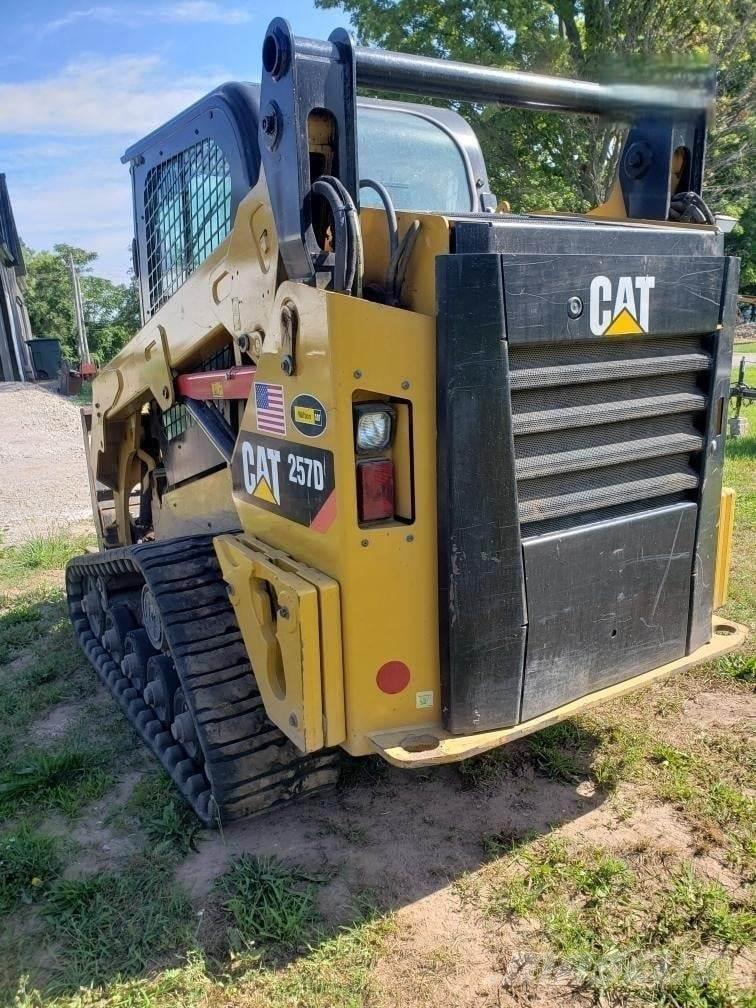 CAT 257D Lietoti riteņu kompaktiekrāvēji