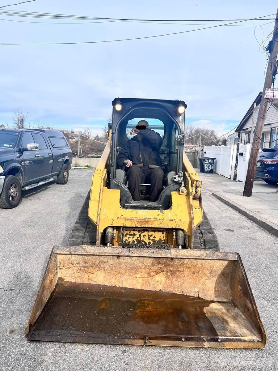 CAT 259D Lietoti riteņu kompaktiekrāvēji