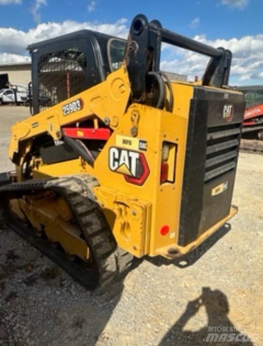 CAT 259D3 Lietoti riteņu kompaktiekrāvēji