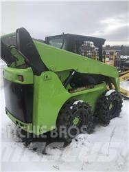 CAT 262 Lietoti riteņu kompaktiekrāvēji