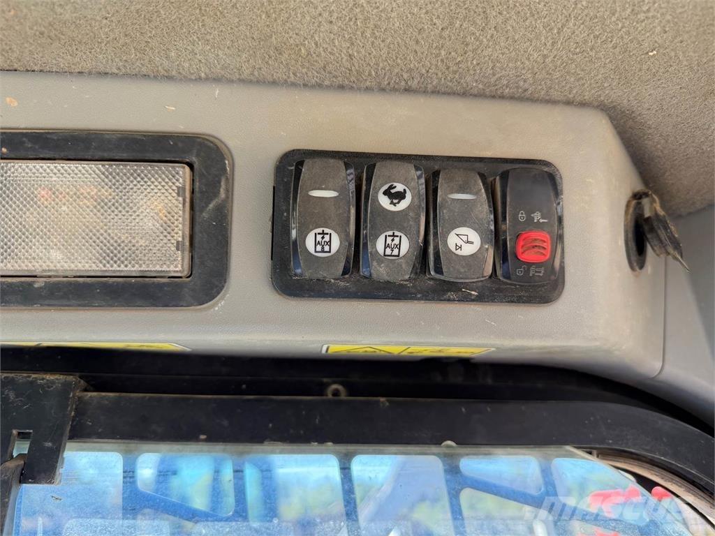 CAT 277D Lietoti riteņu kompaktiekrāvēji