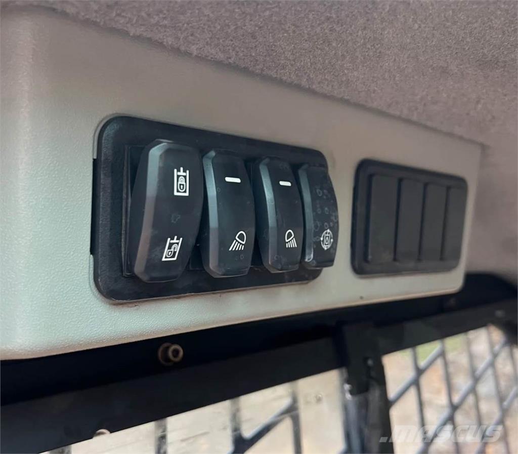 CAT 289D3 Lietoti riteņu kompaktiekrāvēji