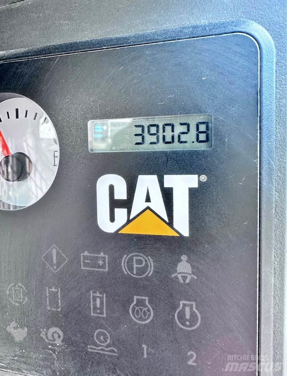 CAT 299D Lietoti riteņu kompaktiekrāvēji