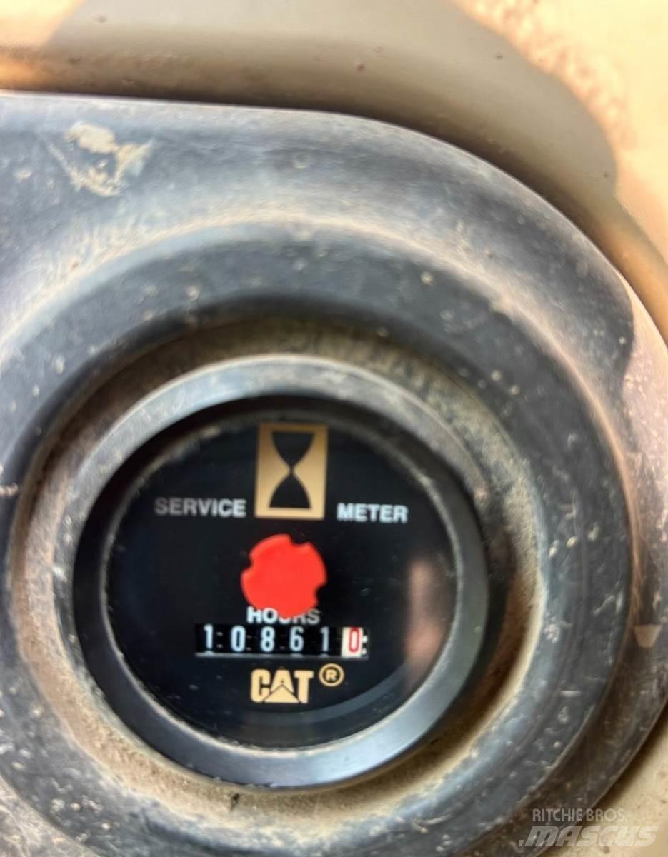 CAT 320C Kāpurķēžu ekskavatori