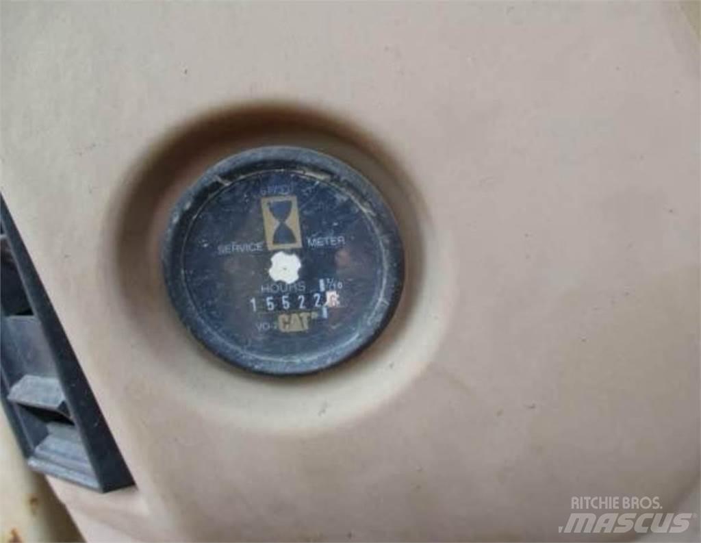 CAT 320L Kāpurķēžu ekskavatori