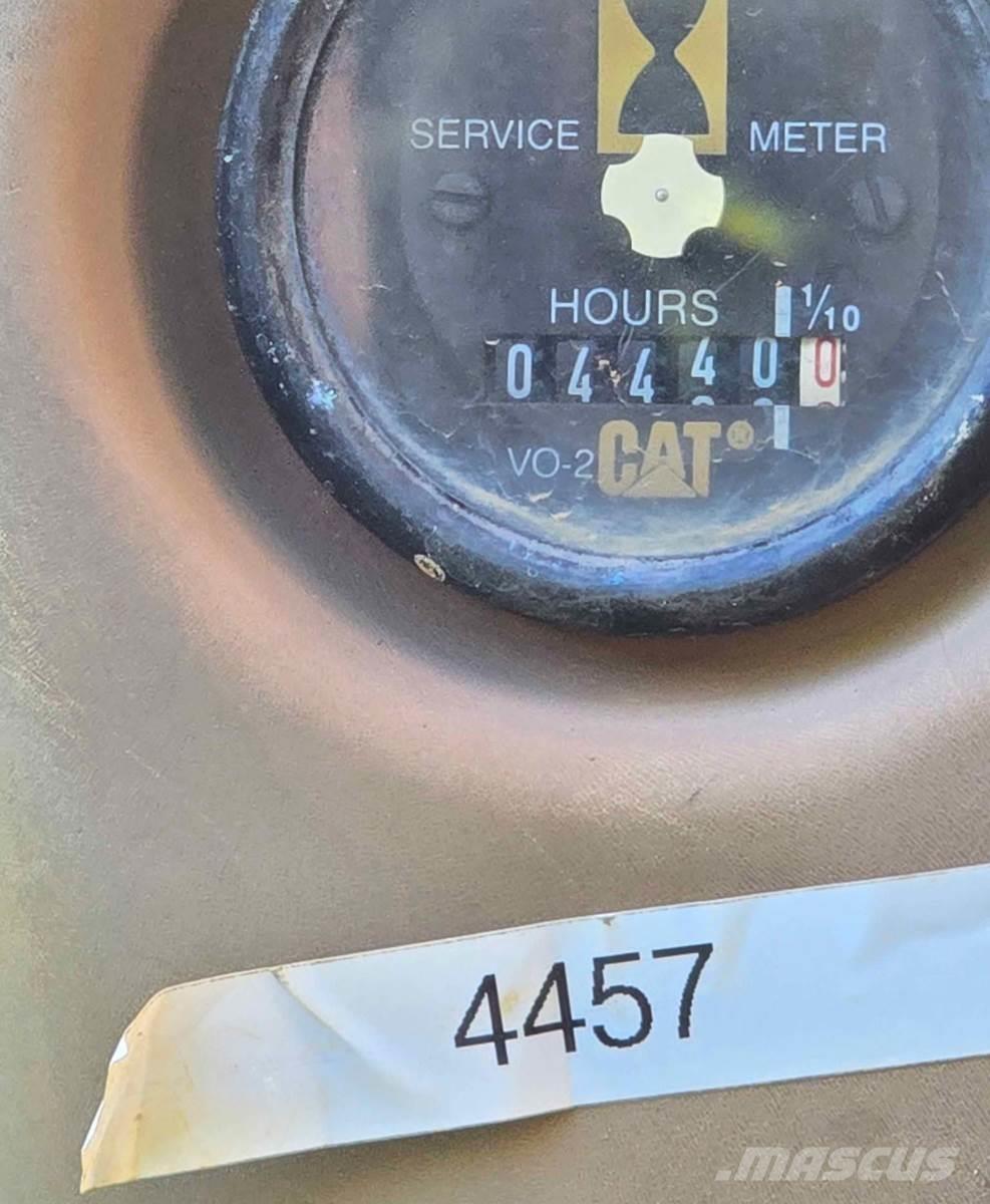 CAT 320L Kāpurķēžu ekskavatori