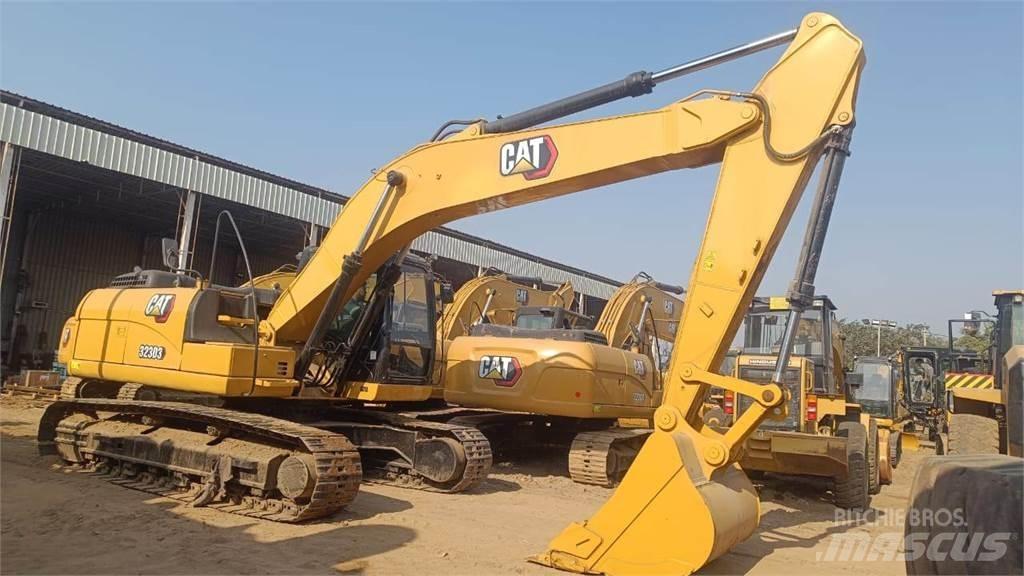 CAT 323D3 Kāpurķēžu ekskavatori