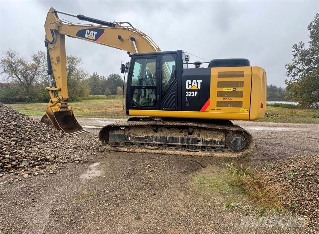 CAT 323FL Kāpurķēžu ekskavatori