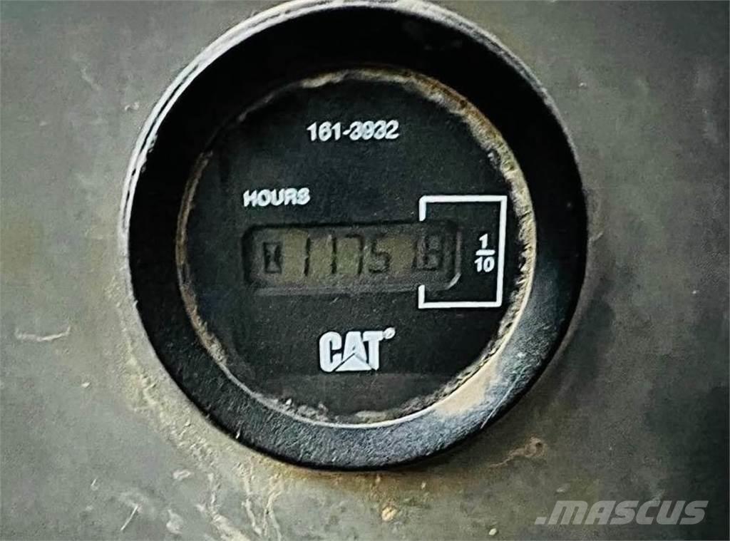CAT 324DL Kāpurķēžu ekskavatori