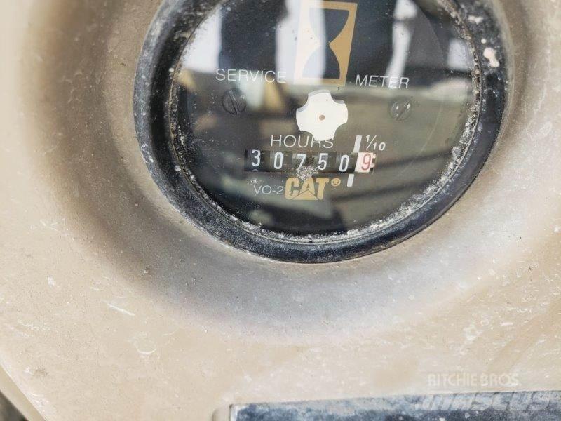 CAT 325L Kāpurķēžu ekskavatori