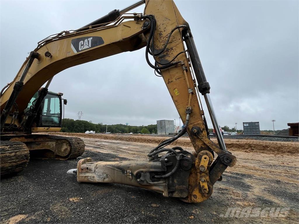 CAT 330DL Kāpurķēžu ekskavatori