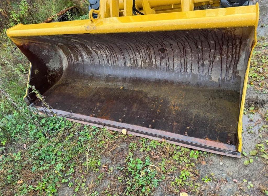 CAT 416D Ekskavatori-iekrāvēji