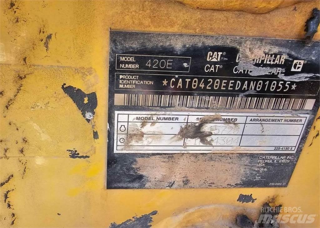 CAT 420E Ekskavatori-iekrāvēji