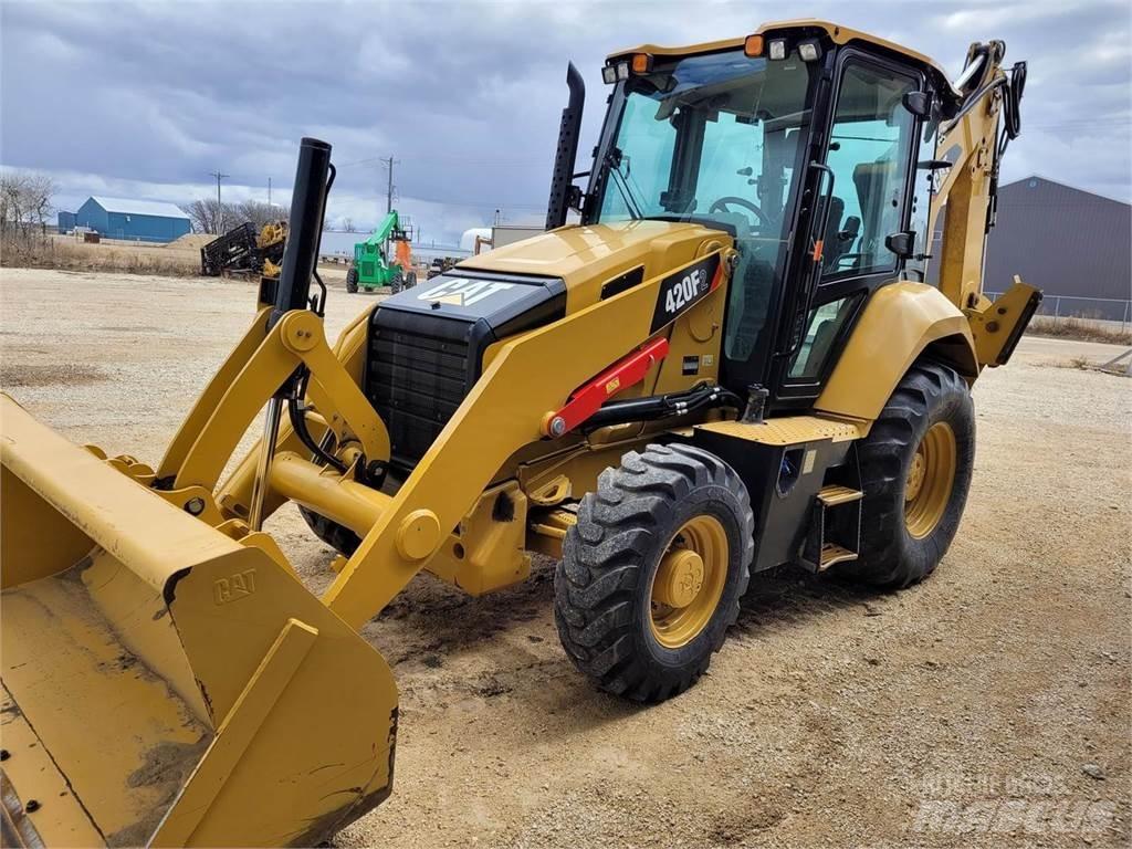 CAT 420F2 Ekskavatori-iekrāvēji