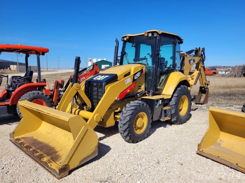 CAT 420F2 Ekskavatori-iekrāvēji